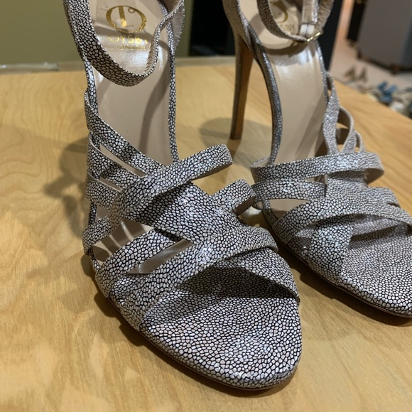 Black Leather Heels Size 7 (available in Blue and Tan) - Picture 3 of 12